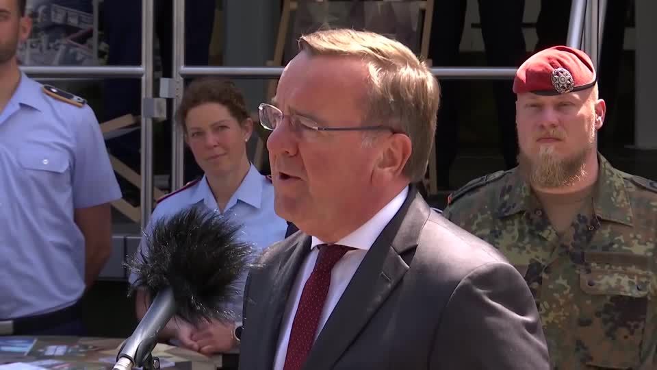 Video: Pistorius: Bundeswehr öffentlich sichtbarer machen