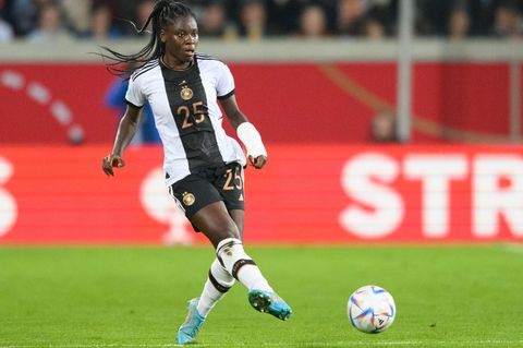 Angriff: Nicole Anyomi, Eintracht Frankfurt  Die Krefelderin machte das erste Mal bei der vergangenen WM eine breitere Öffentlichkeit auf sich aufmerksam, wo sie als Einwechselspielerin einige Einsätze hatte. Sie ist mit 23 noch und auf jeden Fall eine wichtige Ergänzungsspielerin mit dem Potenzial für mehr.