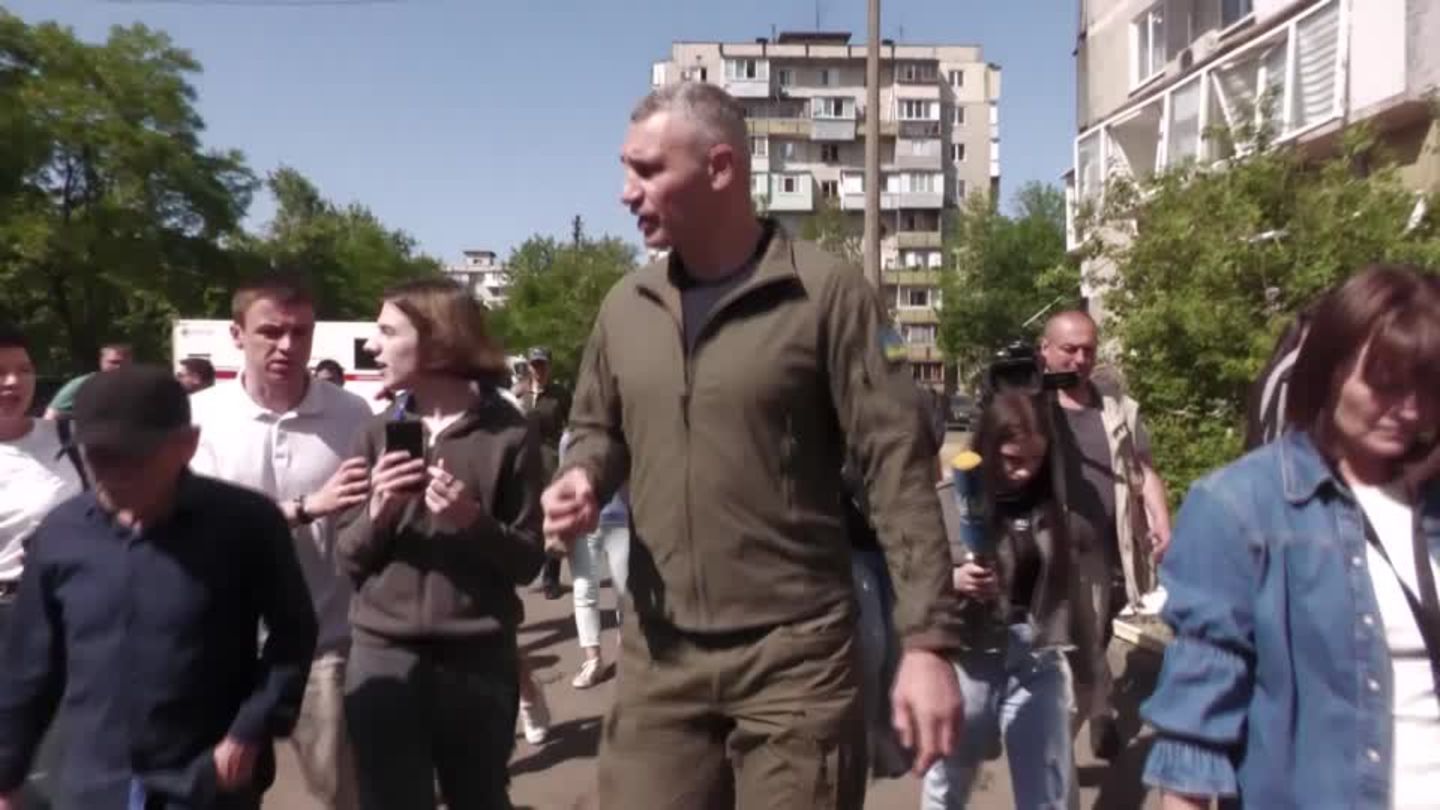 Ukraine: Explosions in Kiev – residents hide in subway stations (video)