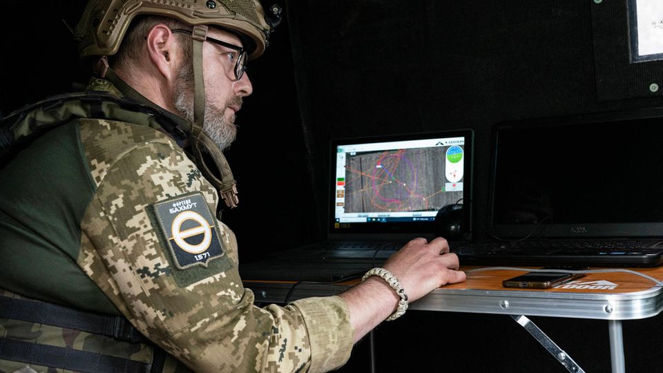 Ukraine Soldat Starlink