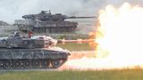 Überwältigende Feuerkraft. Leopard 2A6 mit der verlängerten Glattrohrkanone.