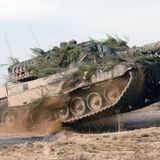 Die Kanone hat einen weiten Neigungswinkel.