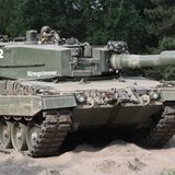Der Leopard 2 A4 noch mit seiner steilen und charakteristischen Turmpanzerung.