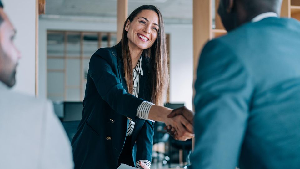 Mit einem Jobwechsel erzielen viele Beschäftigte einen deutlichen Gehaltssprung