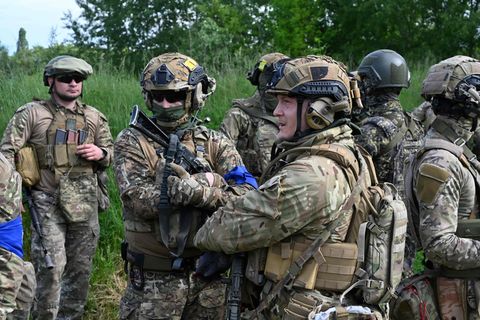 Mitglieder eines russischen Freiwilligen Korps, die auf Seiten der Ukraine kämpfen.