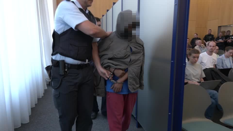 Video: Prozessauftakt um tödliche Messerattacke von Illerkirchberg