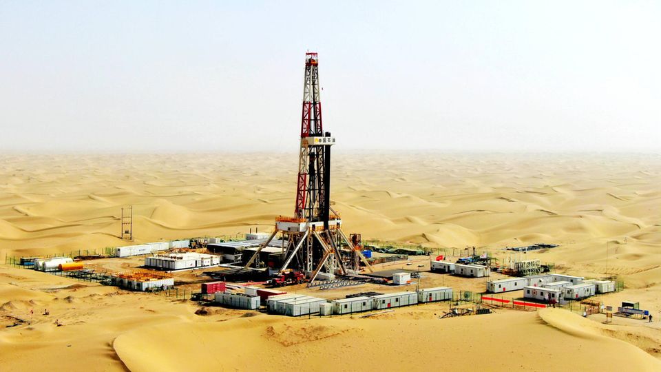 Chinas Tarim Ölfeld in der Taklimakan Wüste