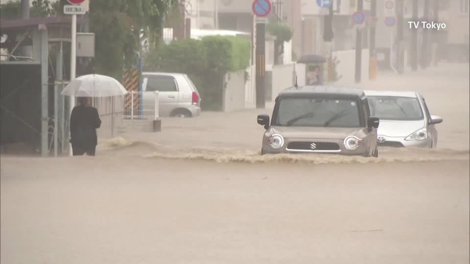 Video: Starkregen sorgt für Überschwemmungen in Japan