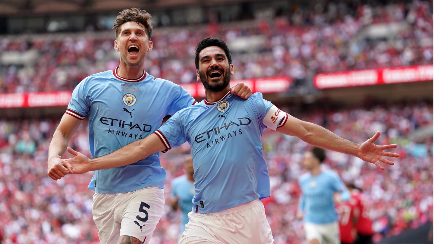 Ilkay Gündogan jubelt im himmelblauen Trikot von Manchester City