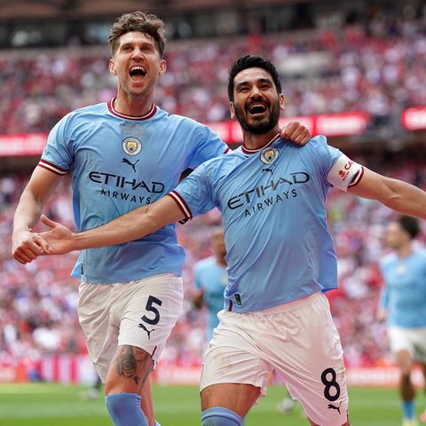Ilkay Gündogan jubelt im himmelblauen Trikot von Manchester City