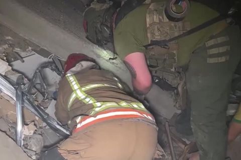 Video: Ukraine: Totes Kind nach Angriff auf Wohnhaus bei Dnipro