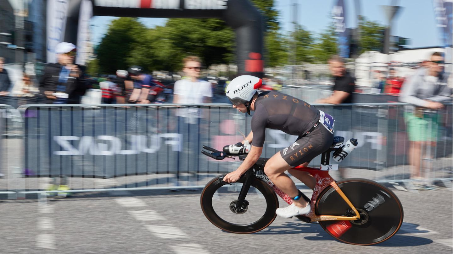 Ironman in Hamburg: Motorcyclist dies in a collision with a cyclist