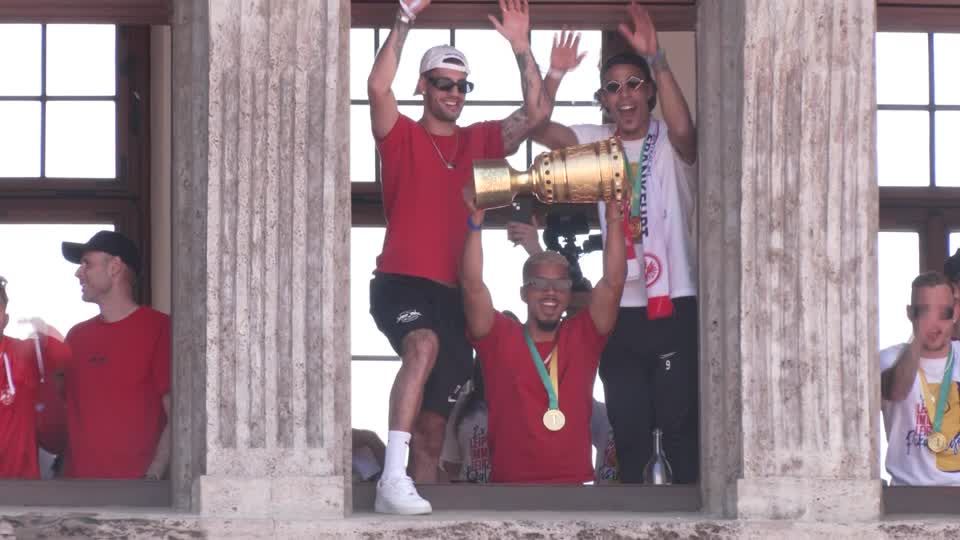 Video: Feierlicher Empfang: DFB-Pokal-Sieger RB Leipzig