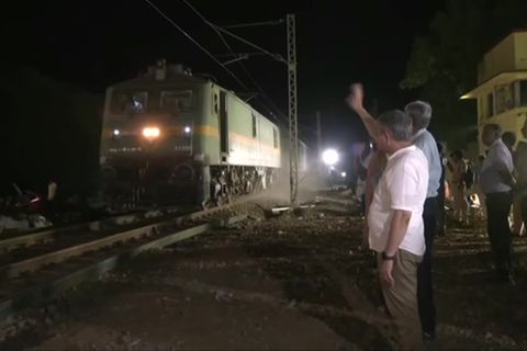 Video: Signalstörung offenbar Grund für Zugunglück in Indien