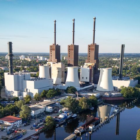 Das Heizkraftwerk in Lichterfelde. Die Anlage versorgt rund 100.000 Berliner Haushalte mit Strom und Fernwärme.