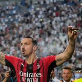 Zlatan Ibrahimovic vom AC Mailand raucht eine Zigarre