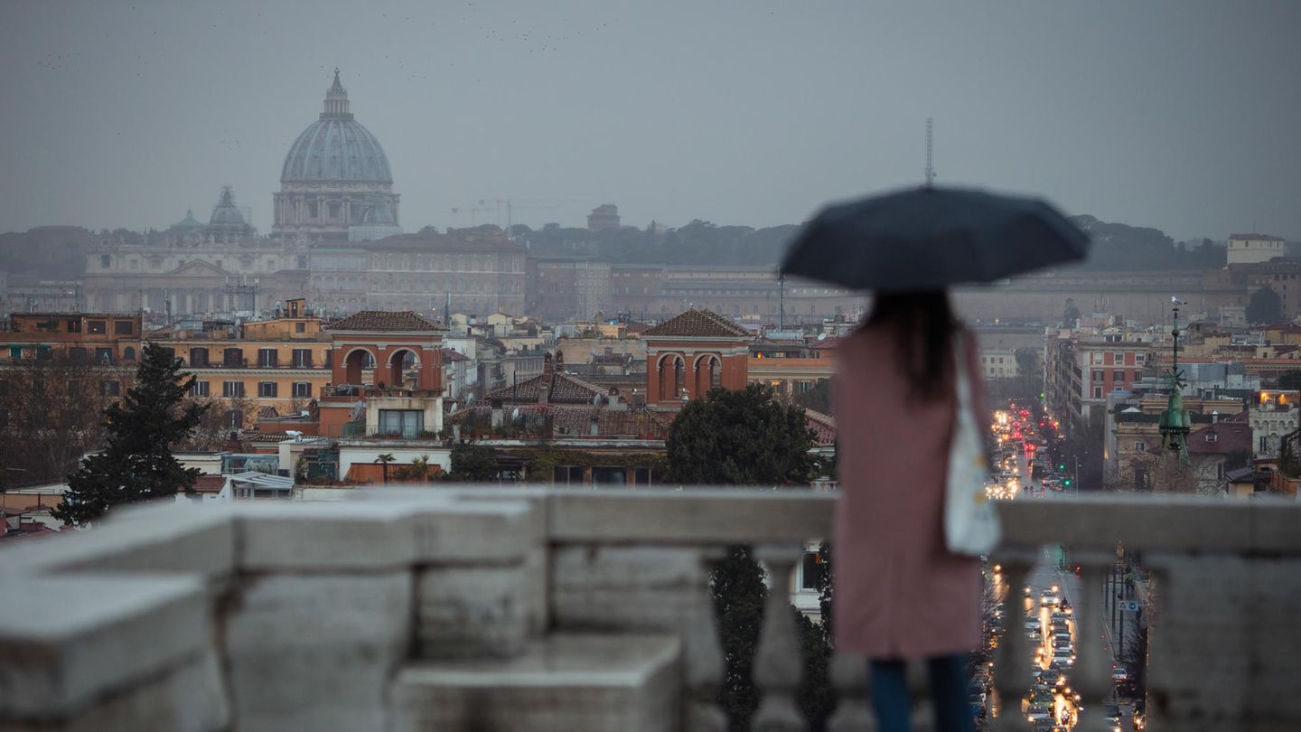 In südeuropäischen Städten wie Rom soll es in diesem Sommer oft regnen. 