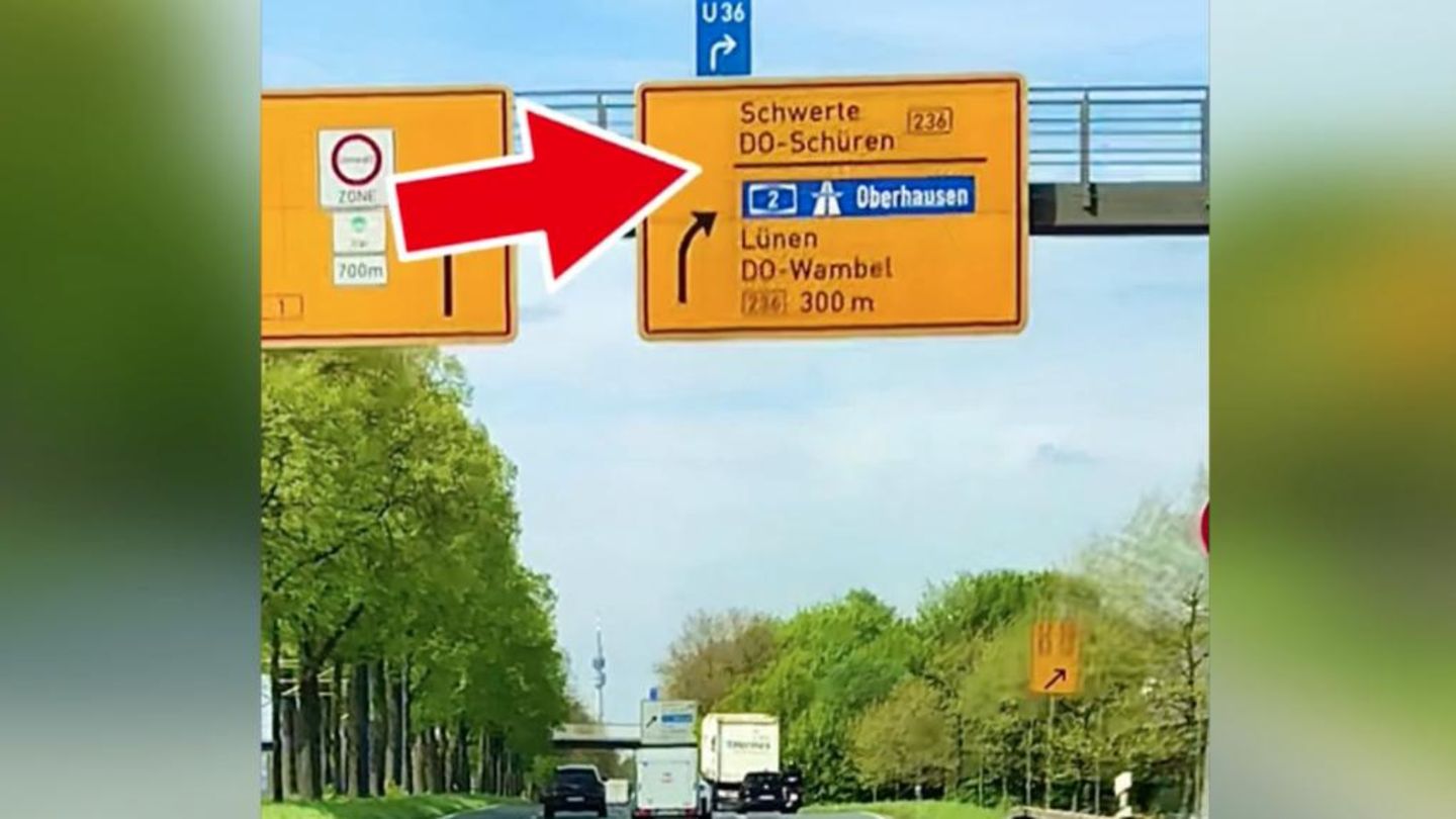 Traffic sign: Black line shows important information for motorists