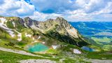 Startpunkt für die alpine Bergtour durch die Allgäuer Alpen ist der kostenpflichtige Parkplatz Nebelhornbahn südlich von Oberstdorf. Vorbei am unteren Gaisalpsee geht es dann durchgehend bergauf durch die Hochalpen bis zum Rubihorn. Belohnt werden Bergwanderer mit guter Kondition dann mit einem Panoramablick vom Gipfel.   Art: Rundweg  Strecke: 15,9 Kilometer