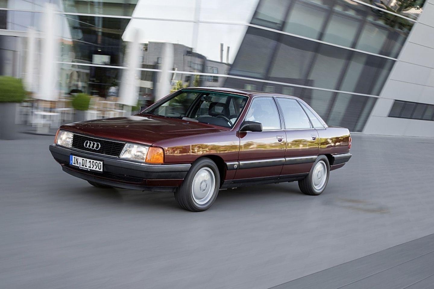 Audi 100 Typ 44 / C3