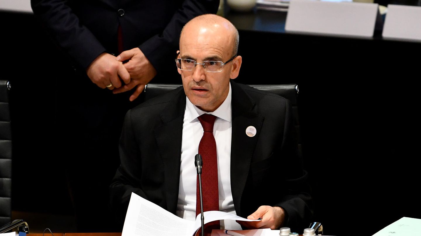 Mehmet Simsek ist bereits zum zweiten Mal als türkischer Finanzminister berufen worden