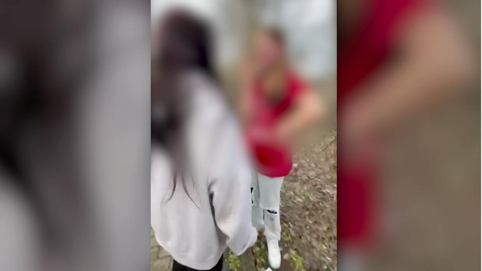 Prozess um Überfall auf 13-Jährige beginnt: Vier Mädchen vor Gericht