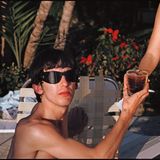 George Harrison von den Beatles am Pool in Miami