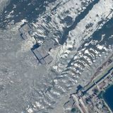 Zerstörter Staudamm aus der Luft