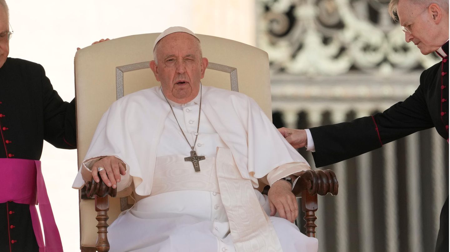 Papst Franziskus am Mittwochmorgen bei seiner wöchentlichen Generalaudienz auf dem Petersplatz