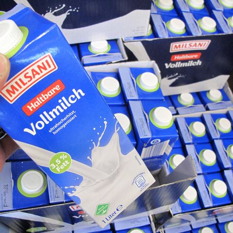 Aldi und andere Lebensmittelhändler senken die Milchpreise
