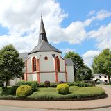 Die kleine Gemeinde Auw bei Prüm hat rund 600 Einwohner und liegt mitten in der Eifel in einem Naturpark. Demzufolge dürfte die Luftverschmutzung mit einem Wert von 5,6 sehr niedrig sein.