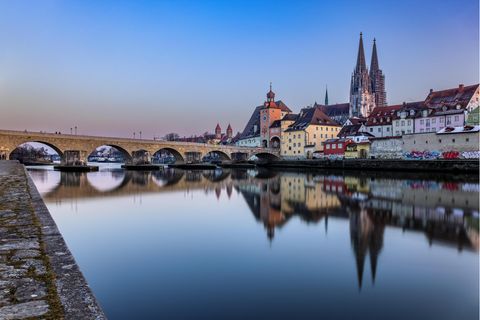 Platz vier liegt im Index gleichauf mit Platz 3, mit einem Jahreswert von 5,6. Regensburg hat etwa 153.000 Einwohner und liegt in einer grünen Umgebung an der Donau.