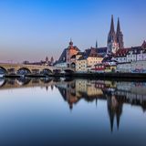 Platz vier liegt im Index gleichauf mit Platz 3, mit einem Jahreswert von 5,6. Regensburg hat etwa 153.000 Einwohner und liegt in einer grünen Umgebung an der Donau.