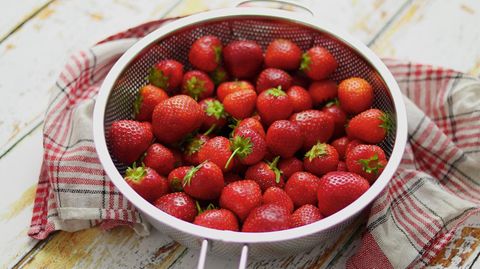 Darum sollten Sie Erdbeeren immer zusammen mit Knoblauch pflanzen