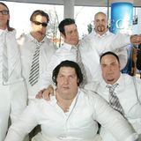 Wo es nur geht, versuchen sie zu schocken. Zur Echo-Verleihung 2005 hatten sich die Musiker Fat-Suits angelegt und als Übergewichtige verkleidet. Auch mit ihren Videos, in denen sie bisweilen mit nationalsozialistischer Ästhetik spielen, sorgten sie für Aufregung. Ihre Coverversion des Depeche-Mode-Klassikers "Stripped" untermalten sie etwa mit Ausschnitten aus dem Olympia-Film von Leni Riefenstahl, der zu den Olympischen Spielen 1936 in Nazi-Deutschland gedreht wurde. 