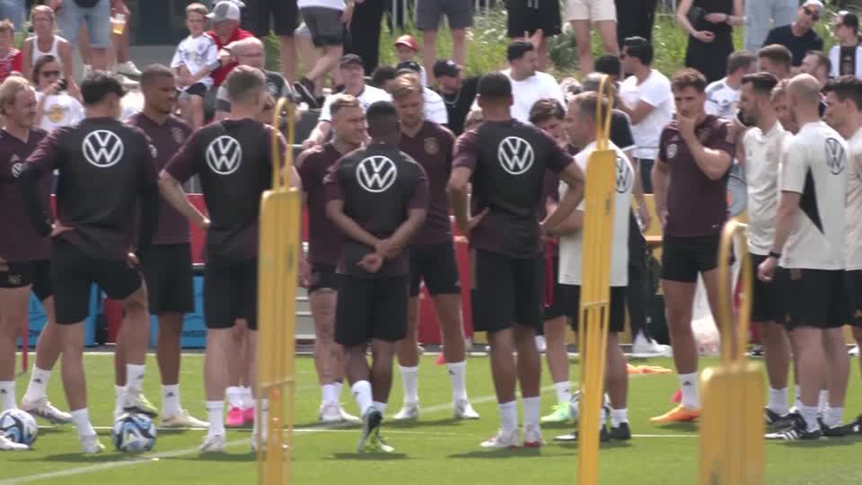 Video: DFB-Team trainiert vor Länderspielrunde