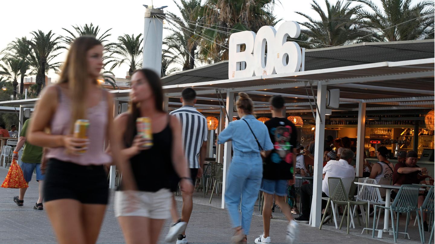  Ballermann 6 am Strand von Arenal auf Mallorca