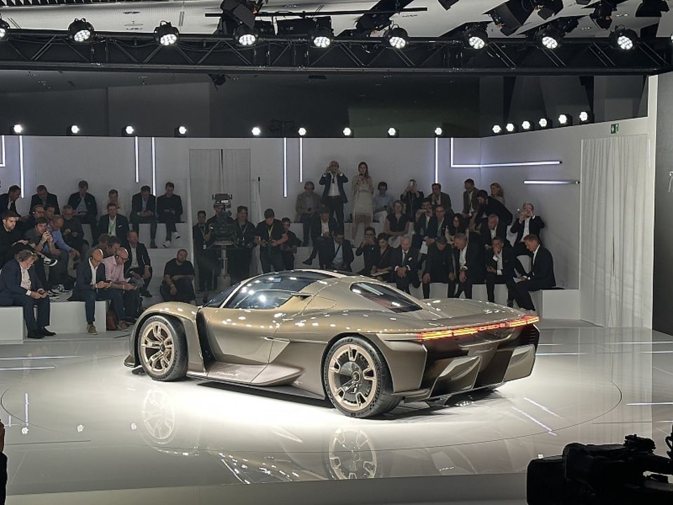 Porsche präsentiert Studie Mission X – ein Hypercar mit über 1000