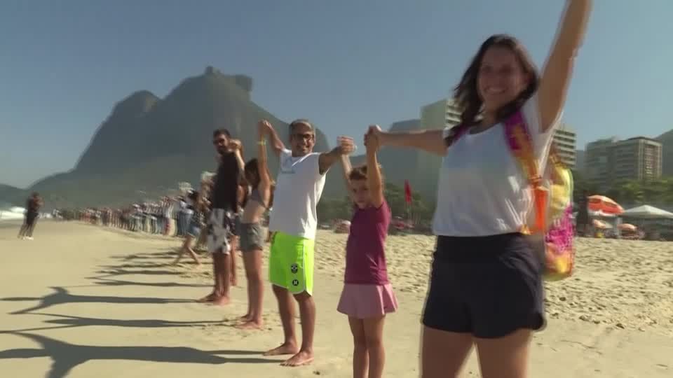 Video: Hand in Hand für saubere Meere