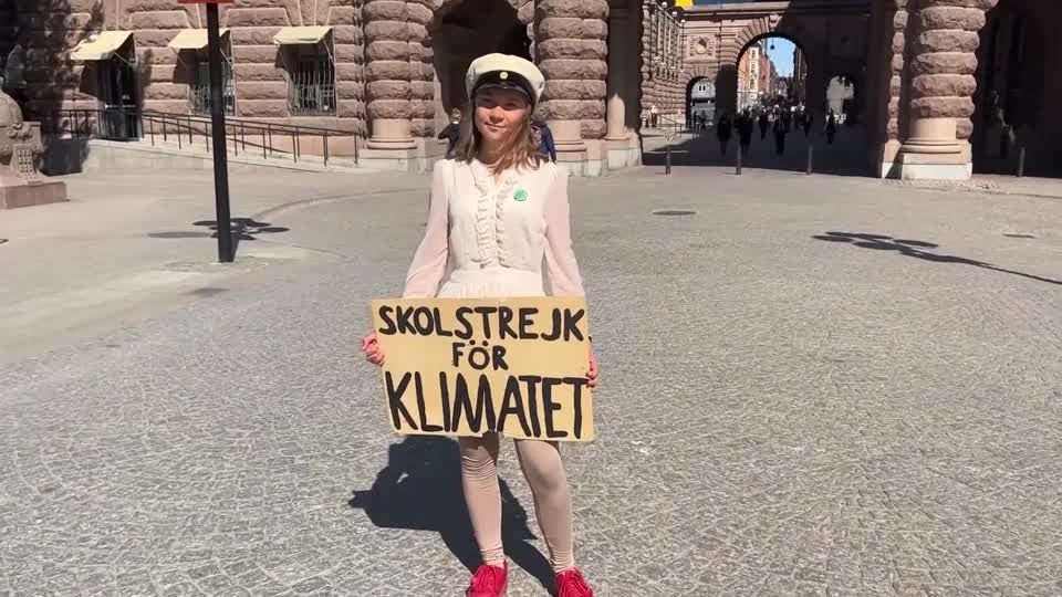 Video: Klimaaktivistin Greta Thunberg hat Schule beendet