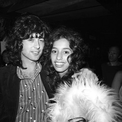 Led-Zeppelin-Gitarrist Jimmy Page (Mitte) und Groupie Lori Maddox.