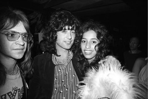 Led-Zeppelin-Gitarrist Jimmy Page (Mitte) und Groupie Lori Maddox.