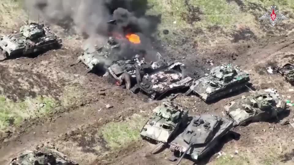 Video: Russland will Leopard-Panzer zerstört haben Video: Russland will Leopard-Panzer zerstört haben