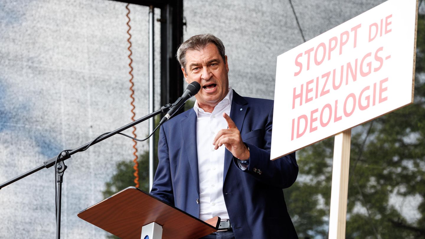 Markus Söder hält eine Rede bei der Demonstration gegen das Heizungsgesetz