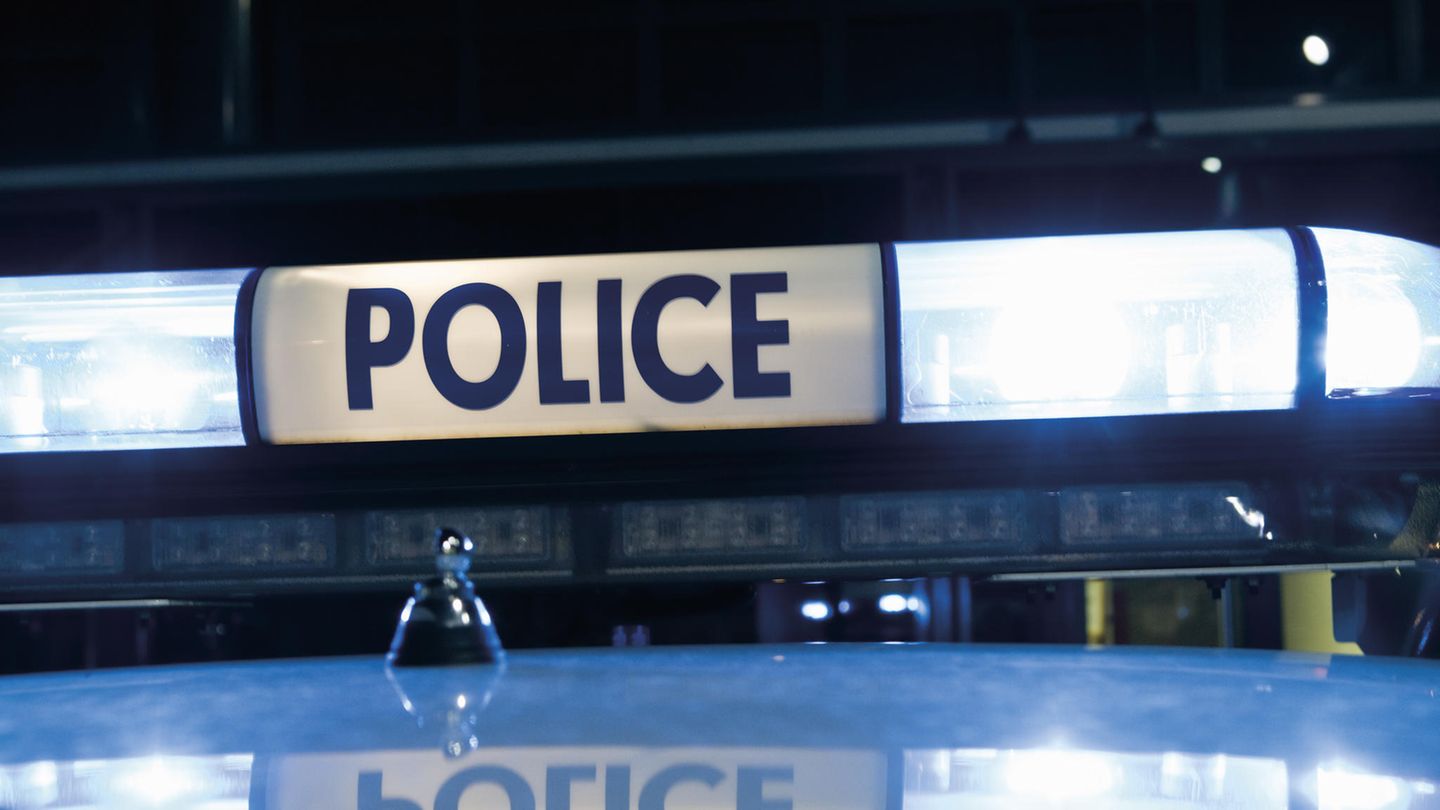 Blaulicht eines Polizeiautos in Frankreich