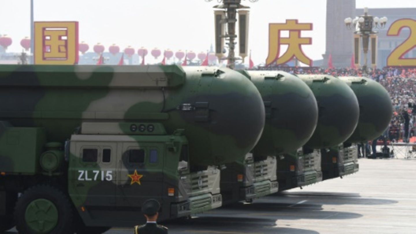 Atomwaffenfähige Interkontinentalraketen in Peking 2019