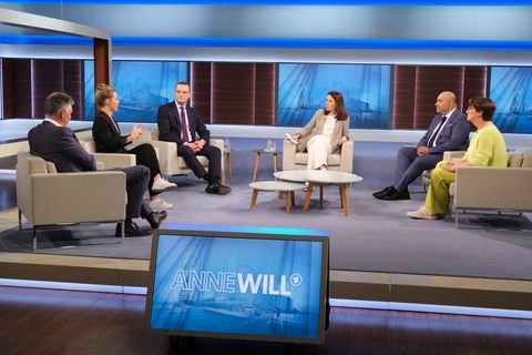 Bei Anne Will zu Gast: Ruud Koopmanns (r.), Franziska Grillmeier, Jens Spahn, Omid Nouripour und Saskia Esken.