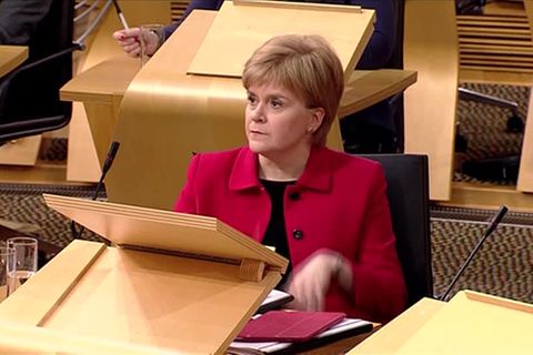 Video: Sturgeon in Parteispendenaffäre festgenommen
