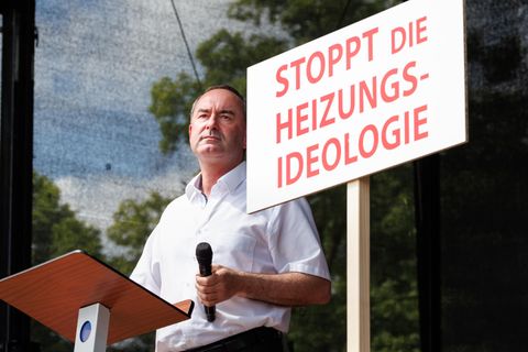 Hubert Aiwanger (Freie Wähler) auf der Demonstartion am Wochenende in Erding