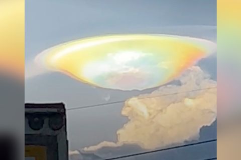 Buntes Wetterphänomen: Regenbogenwolke über Thailand gefilmt